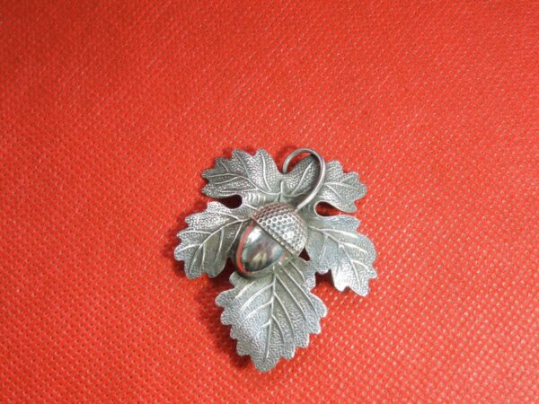 Silver Acorn & Oak Leaf Brooch Miscellaneous 5