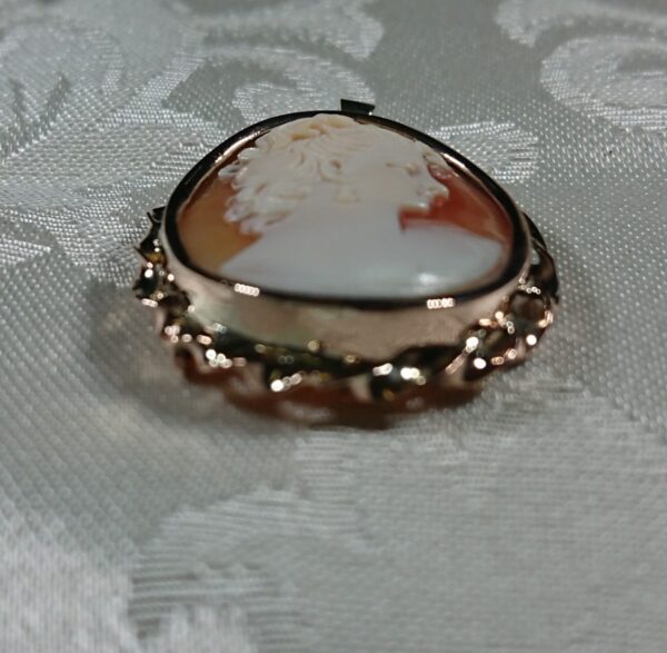 9ct Gold Cameo Pendant - Image 2