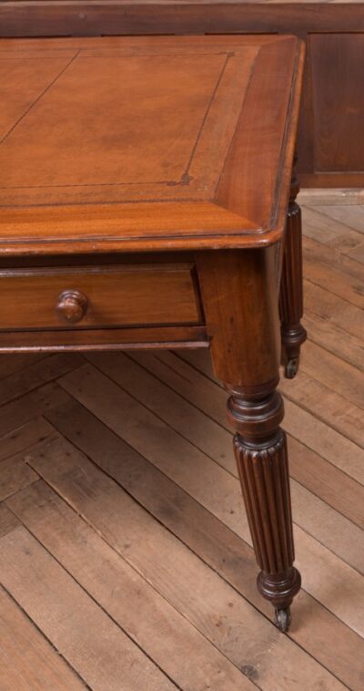 Handsome Victorian Mahogany Writing Desk Antique Furniture 5