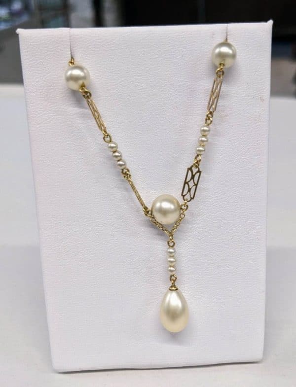 Pearl and Gold Pendant