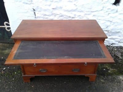 SOLD Georgian mahogany bachelor chest of drawers 18th Cent Antique Chest Of Drawers 5