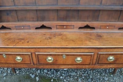 Georgian oak Welsh plate back dresser. - Image 2