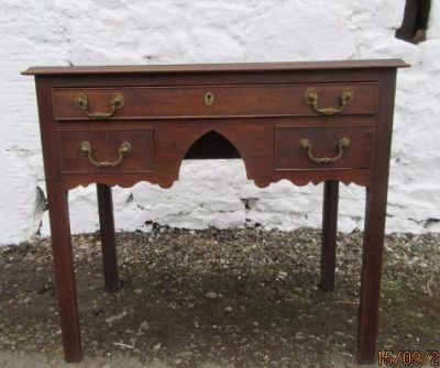 Georgian mahogany lowboy 18th Cent Antique Tables 3