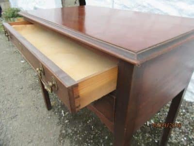 Georgian mahogany lowboy 18th Cent Antique Tables 5