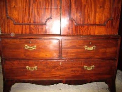 A Georgian mahogany linen press 18th Cent Antique Wardrobes 6