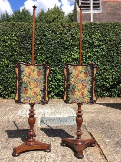 Pr Victorian rosewood and tapestry pole screens. 19th century Antique Furniture 3