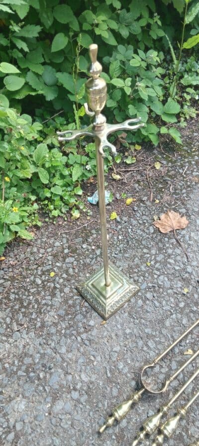 AN VICTORIAN BRASS (solid) FIRESIDE COMPANION SET ( late 1880’s) Antique Metals 7