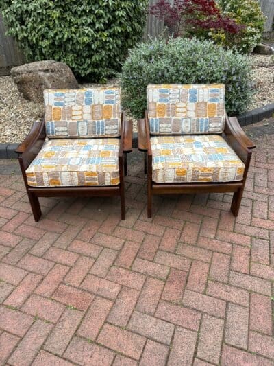 Pair of Mid Century Lounge Armchairs armchairs Antique Chairs 3