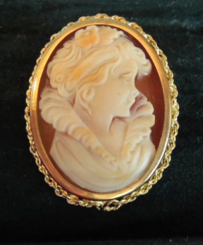 9ct Gold Cameo Brooch/Pin