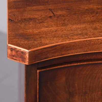 George III Serpentine Fronted Figured Mahogany Chest of Drawers 18th century Antique Chest Of Drawers 4