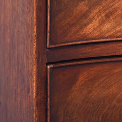 George III Serpentine Fronted Figured Mahogany Chest of Drawers 18th century Antique Chest Of Drawers 7