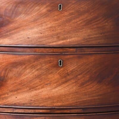 George III Serpentine Fronted Figured Mahogany Chest of Drawers 18th century Antique Chest Of Drawers 8