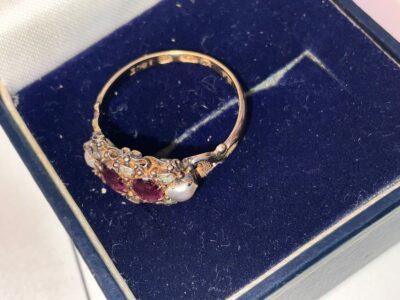 Rubies Diamonds and pearls 18 Kt refined ladies ring. Victorian Antique Jewellery 5