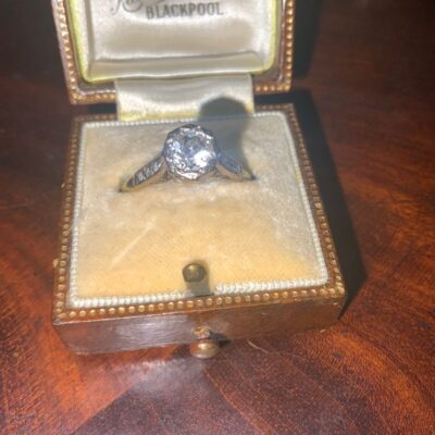 Diamond 18Ct Gold & Platinum Ladies ring. Antique Jewellery 3