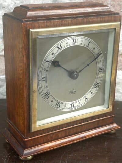 Antique Elliott 8-Day Mantel Clock – Oak Cased Clock Silver Dial Signed Elliott - Image 4