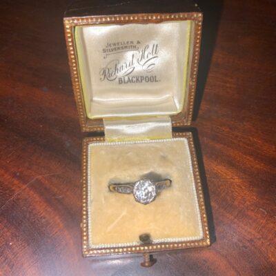 Diamond 18Ct Gold & Platinum Ladies ring. Antique Jewellery 12