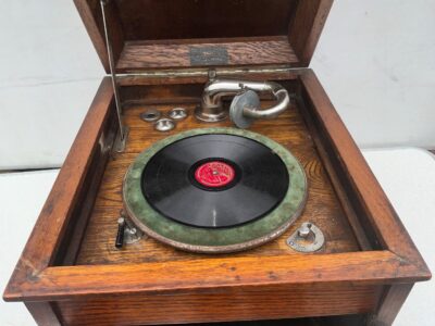LIBERTY GRAMOPHONE 1920’s TABLE TOP MODEL Antique Musical Instruments 11
