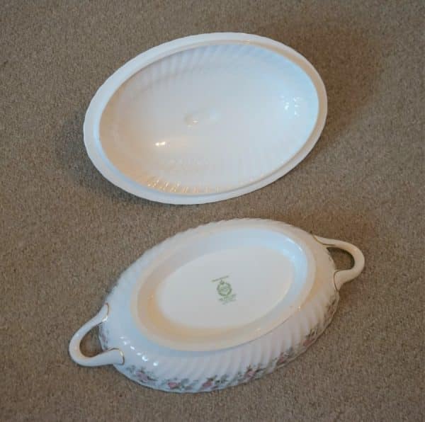 SALE - A Vintage Minton 'Spring Bouquet' 38 Piece dinner service - SALE PRICE £150.00 - Image 3