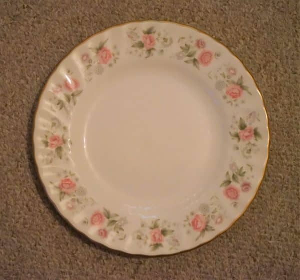 SALE - A Vintage Minton 'Spring Bouquet' 38 Piece dinner service - SALE PRICE £150.00 - Image 7