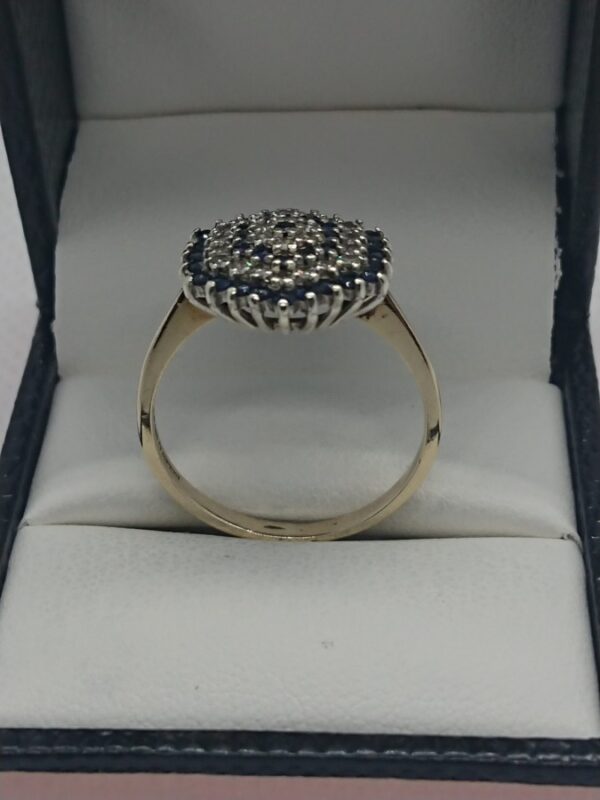 Vintage 9ct Gold Diamond and Sapphire Cluster Ring - Image 2