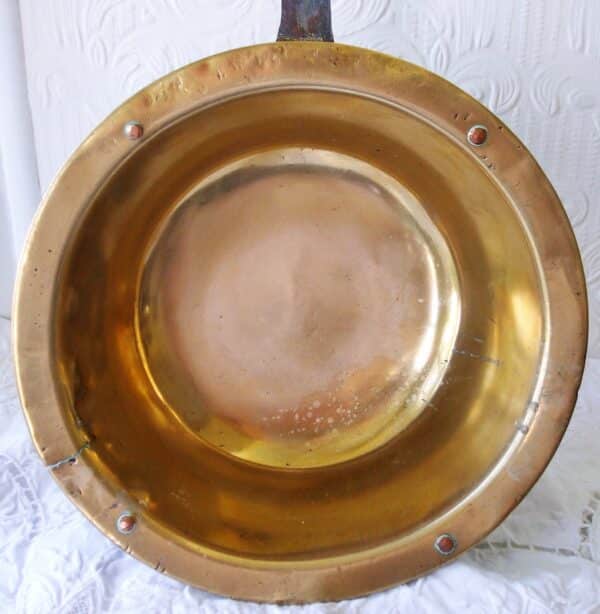 Antique English Georgian Brass Down-hearth Skillet Antique Antique Metals 4