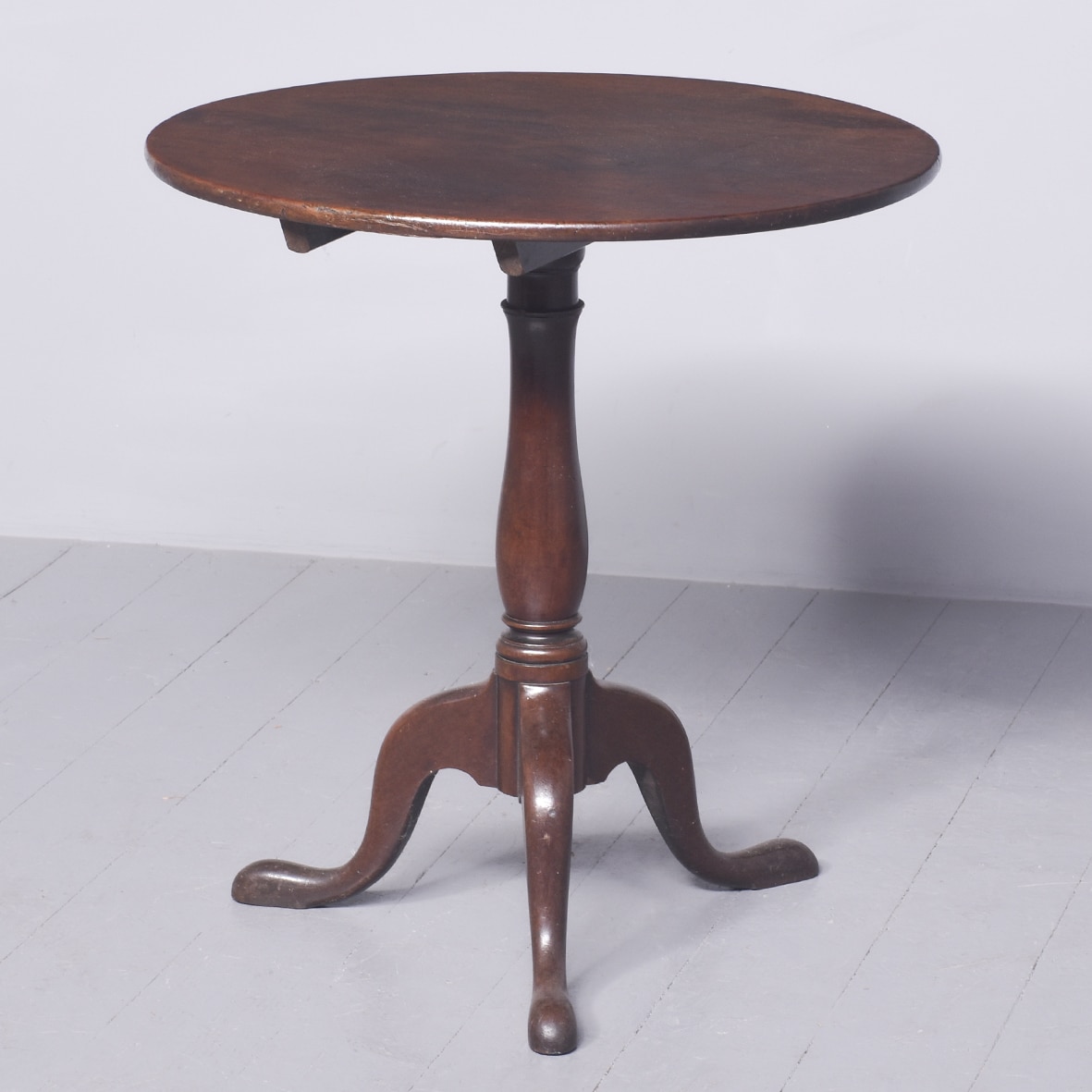 Early George III Circular Occasional Table occasional Antique Tables