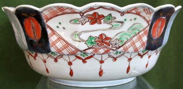 Antique Japanese Victorian Imari Scallop Edge Porcelain Bowl - Image 2