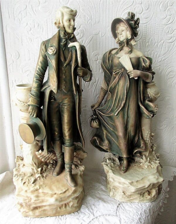 Pair Hedi Schoop Figures