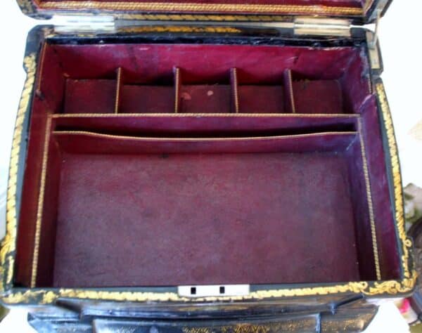 Antique English Victorian Papier-mâché Ladies Jewellery Casket - Image 8