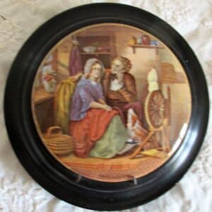 Pratt-ware Pot-lid No. 353 Persuasion