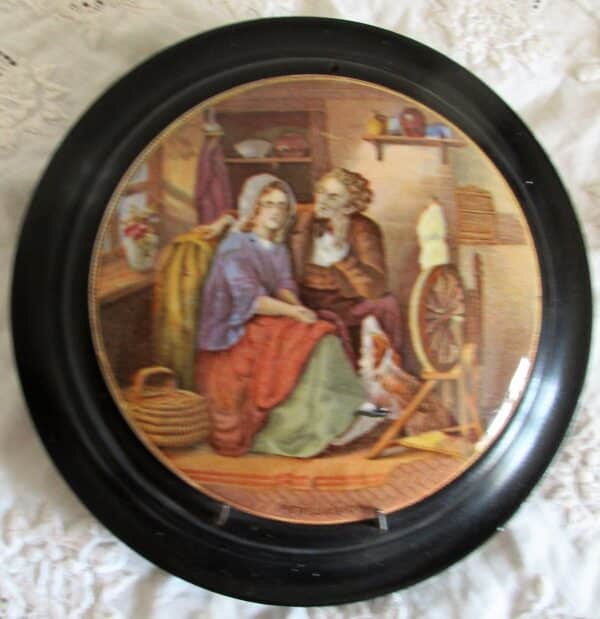 Pratt-ware Pot-lid No. 353 Persuasion