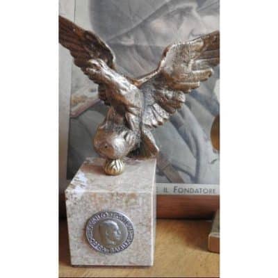 WW2 Italian Bronze Eagle Statue With Mussolini’s Silver Medal Antique Sculptures 6