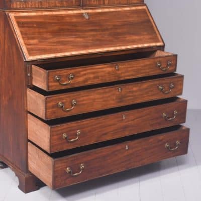 Fine George III Inlaid Mahogany Bureau Bookcase in Excellent Condition Antique bureau Antique Bookcases 9