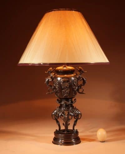 Fine Japanese Bronze Table Lamp, Meiji 1868-1912. japan Antique Lighting 3