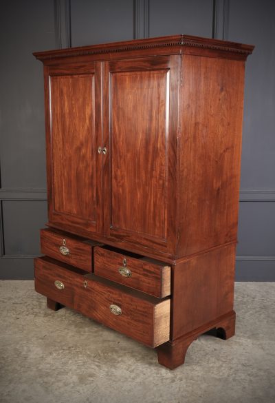 18th Century Mahogany Bachelors Wardrobe antique wardrobes Antique Furniture 11