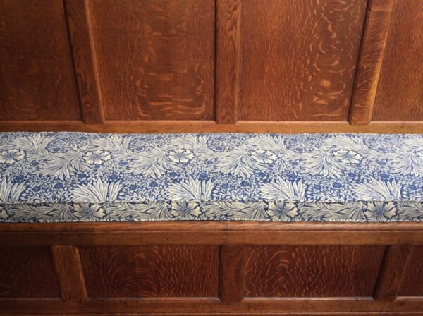 Arts & Crafts Cotswold School Oak Panelled Settle - Image 2