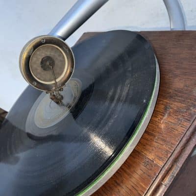 Gramophone with Horn Oak cased Circa 1920’s Antique Collectibles 5