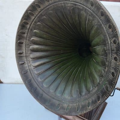 Gramophone with Horn Oak cased Circa 1920’s Antique Collectibles 8