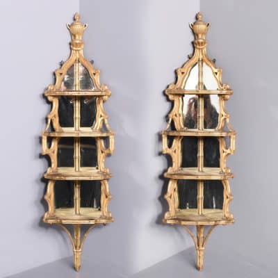 Pair of Victorian Carved Giltwood and Mirrored Corner Hanging Shelves Miscellaneous 3