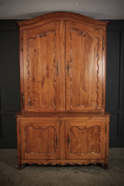 Large 18th Century Cherry Wood Cabinet 18th century dresser Antique Dressers 4