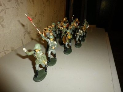 Rare 1940 Nazi Metal Ansamble Figures, 16 piece Antique Collectibles 3