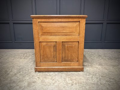 Freestanding Oak Kneehole Desk Antique desk Antique Desks 11