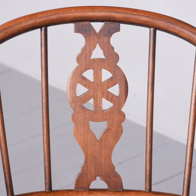 Elm and Beech Windsor Chair Antique Chairs 4