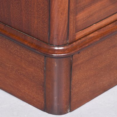 Fine Quality Mid-Victorian Mahogany Pedestal Desk Pedestal Desk Antique Desks 5