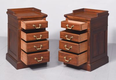 Exceptional Quality Pair of Small Victorian Figured Mahogany Chests of Drawers/Bedside Lockers bedside Antique Chest Of Drawers 11