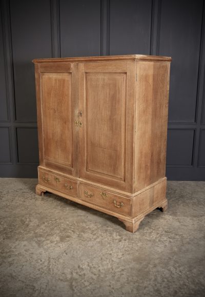 George III Low Oak Wardrobe antique wardrobes Antique Furniture 7