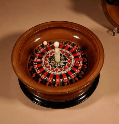 Interesting Turned wooden Travel Roulette. Games Antique Collectibles 7