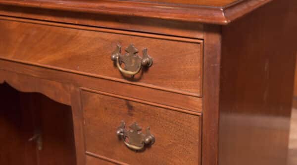 Mahogany Knee Hole Desk SAI2532 - Image 3