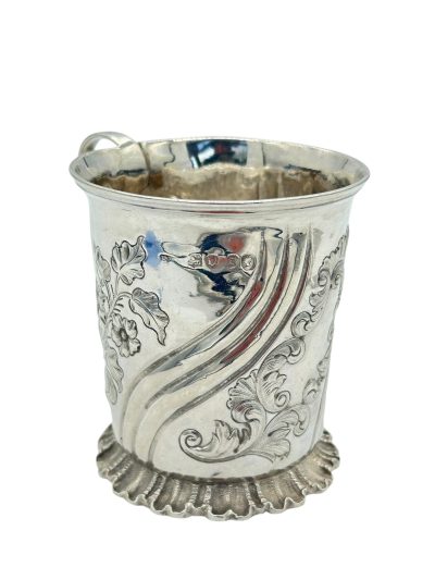 Victorian Silver Art nouveau Chased Christening mug – London – ca 1860-70 christening mug Antique Silver 3