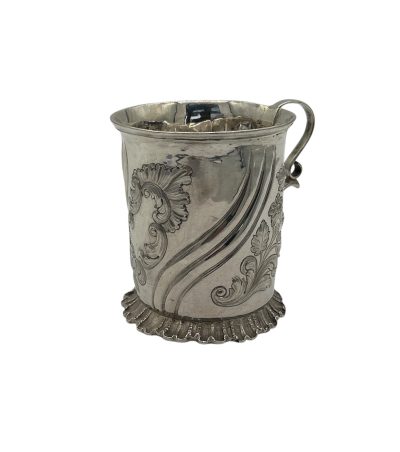 Victorian Silver Art nouveau Chased Christening mug – London – ca 1860-70 christening mug Antique Silver 4